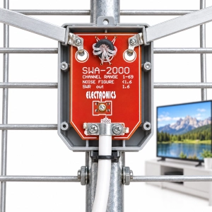 Wzmacniacz antenowy SWA-2000/4T do anten siatkowych 26-34 dB
