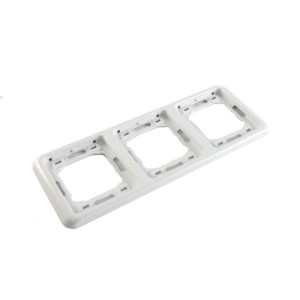 Ramka montażowa potrójna pionowa